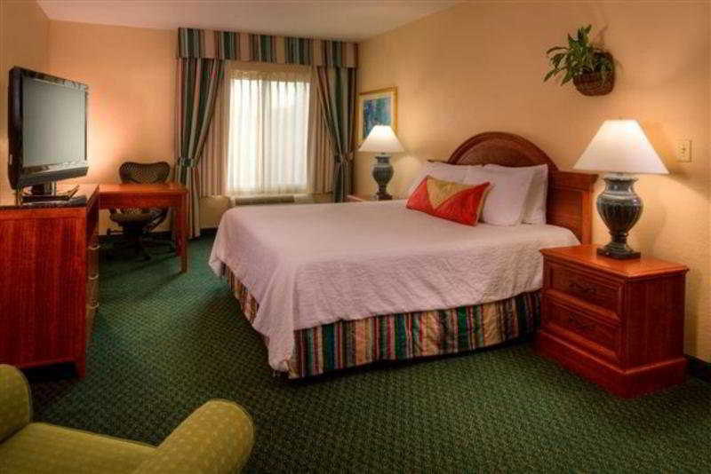 Hilton Garden Inn Tampa North Temple Terrace Extérieur photo